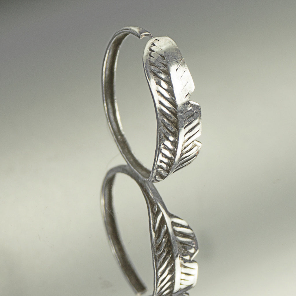 Feiner Feder-Piercingring aus 925 Sterling Silber – eleganter Ohr- & Nasenschmuck