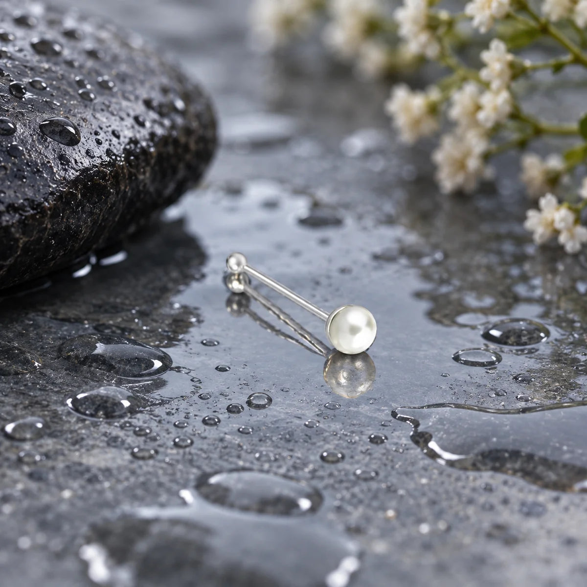 925 Silber Piercing-Stecker mit weißer Süßwasserperle – Handgefertigter Schmuck