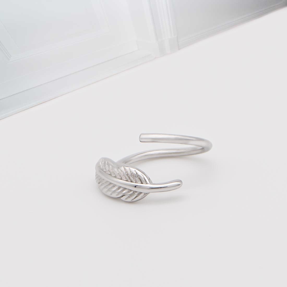 Piercing Ring 925 Sterling Silber Feder dünn Hoop Ohrpiercing oder Nasenpiercing | WILLYS JEWELLERY