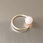 Exklusiver 24K Vergoldeter Piercing-Hoop mit Rosenquarz – Heilender Luxus für Ohr, Nase & Lippe | WILLYS JEWELLERY