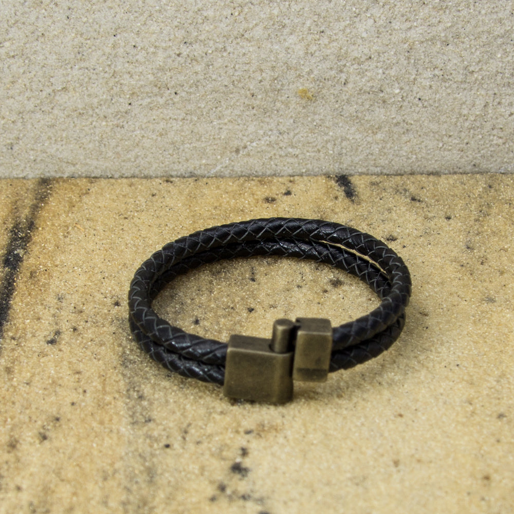 Herren Lederarmband geflochten aus Echtleder, 10 mm breit, mit starkem Magnetverschluss | WILLYS JEWELLERY