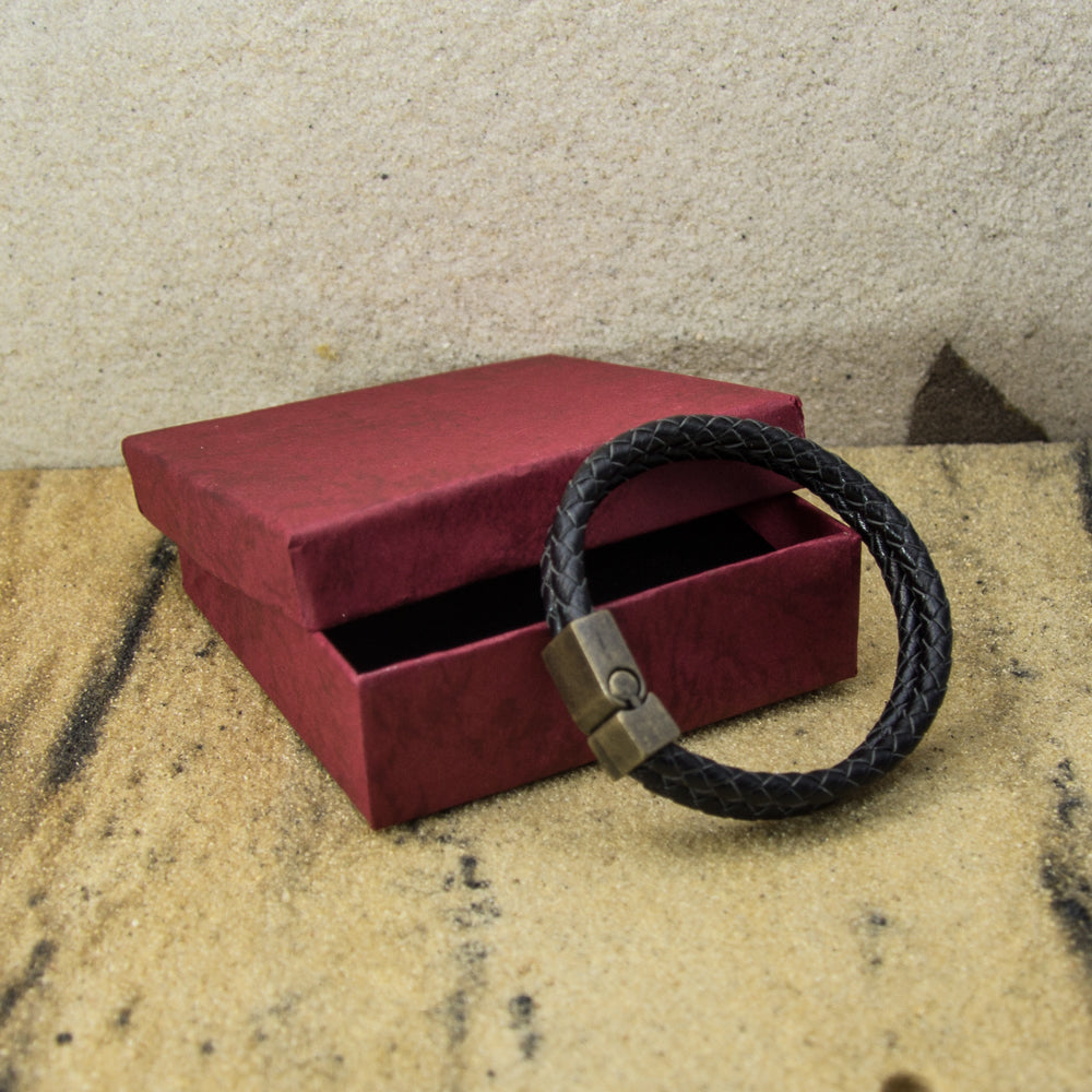Herren Lederarmband geflochten aus Echtleder, 10 mm breit, mit starkem Magnetverschluss | WILLYS JEWELLERY