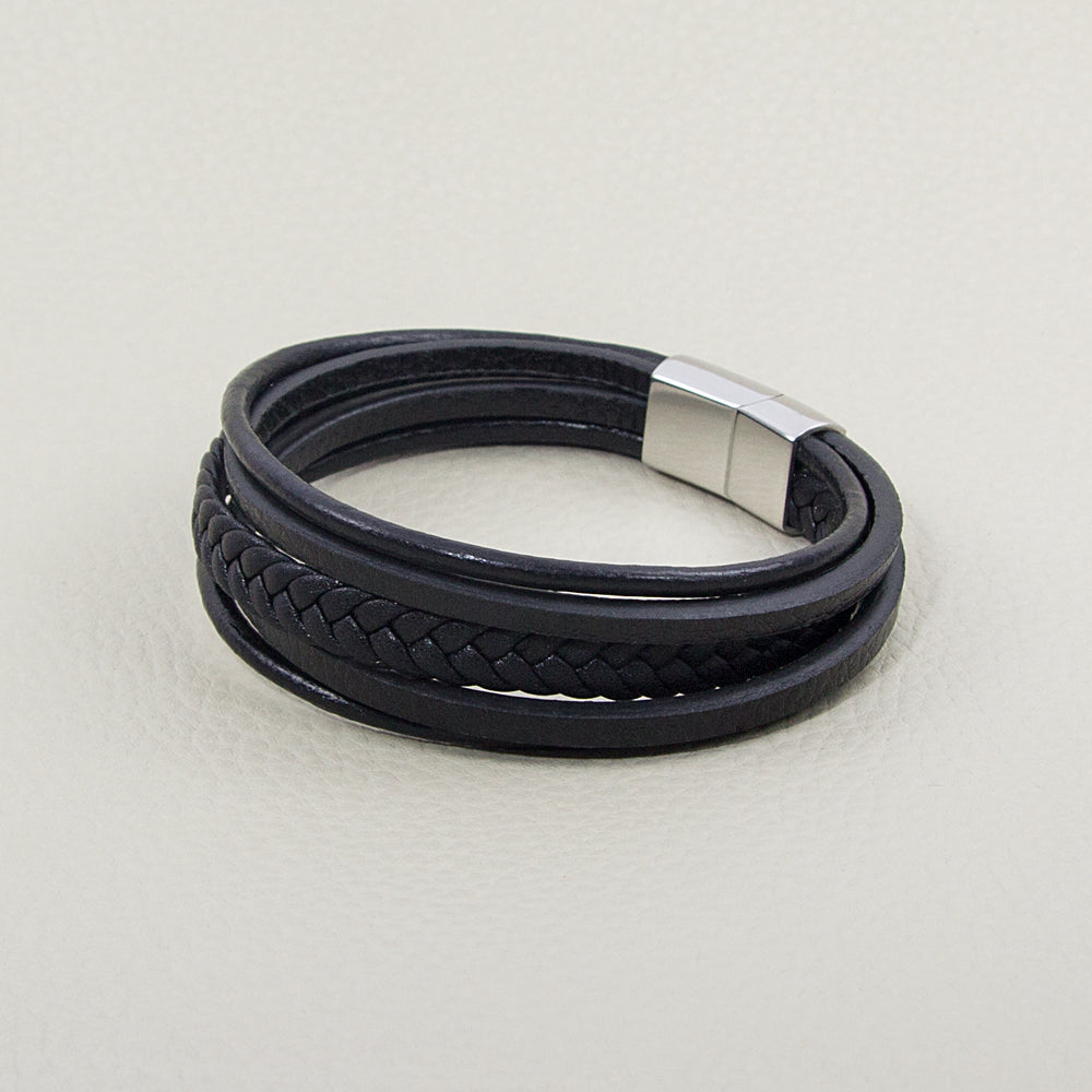 Mehrreihiges Armband aus echtem Leder in Schwarz | WILLYS JEWELLERY
