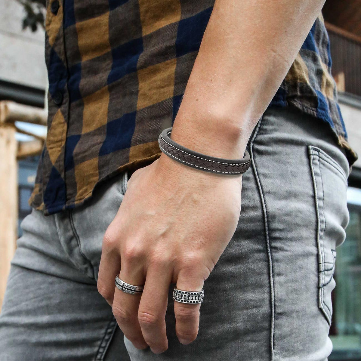 Geflochtenes Echtlederarmband in Braun und Schwarz | WILLYS JEWELLERY