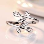 Eleganter Lorbeerkranz-Ring aus 925 Sterling Silber – Symbol für Stärke, Stil & Erfolg für Damen | WILLYS JEWELLERY