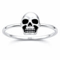 Minimalistischer Totenkopf-Ring aus 925er Silber – Dezent rebellisch, stilvoll anders | WILLYS JEWELLERY