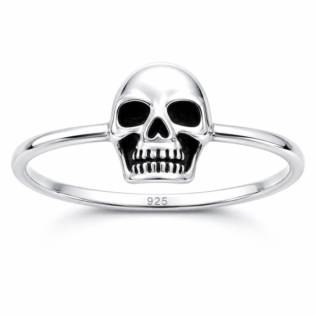 Minimalistischer Totenkopf-Ring aus 925er Silber – Dezent rebellisch, stilvoll anders | WILLYS JEWELLERY