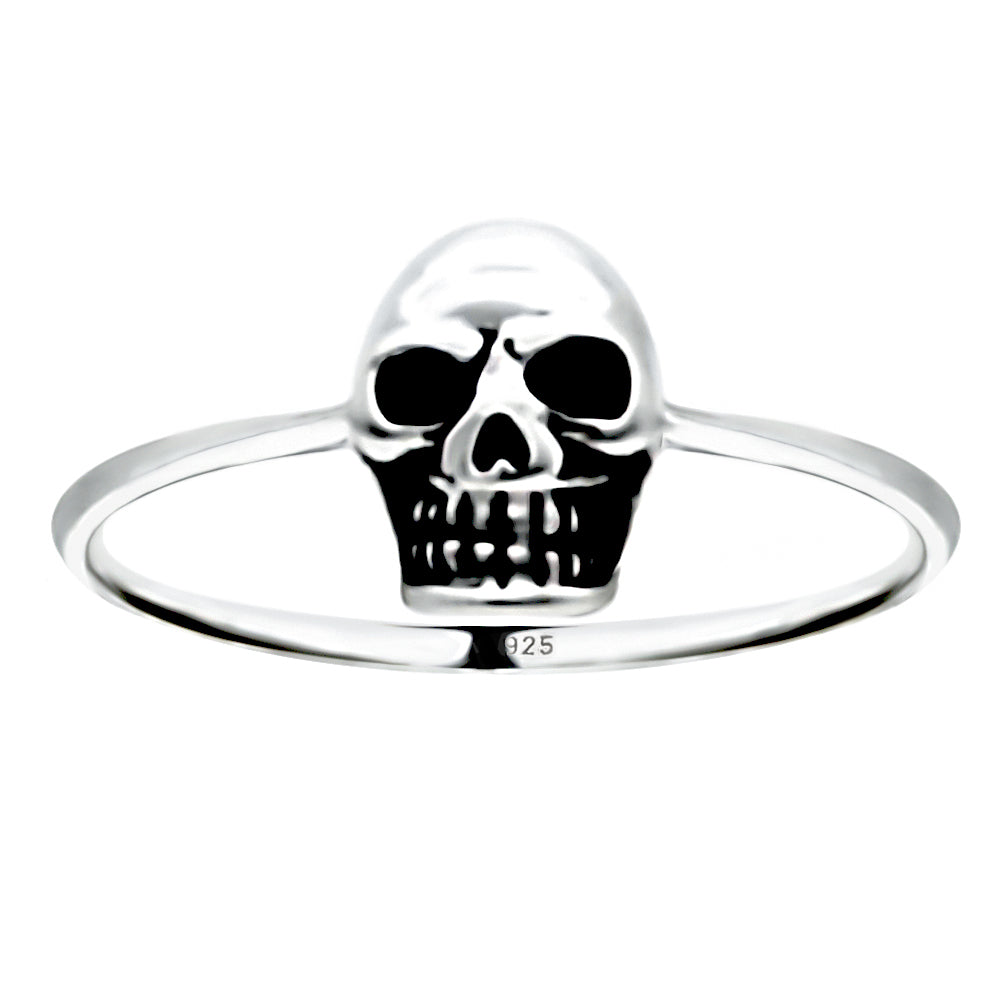 Minimalistischer Totenkopf-Ring aus 925er Silber – Dezent rebellisch, stilvoll anders | WILLYS JEWELLERY