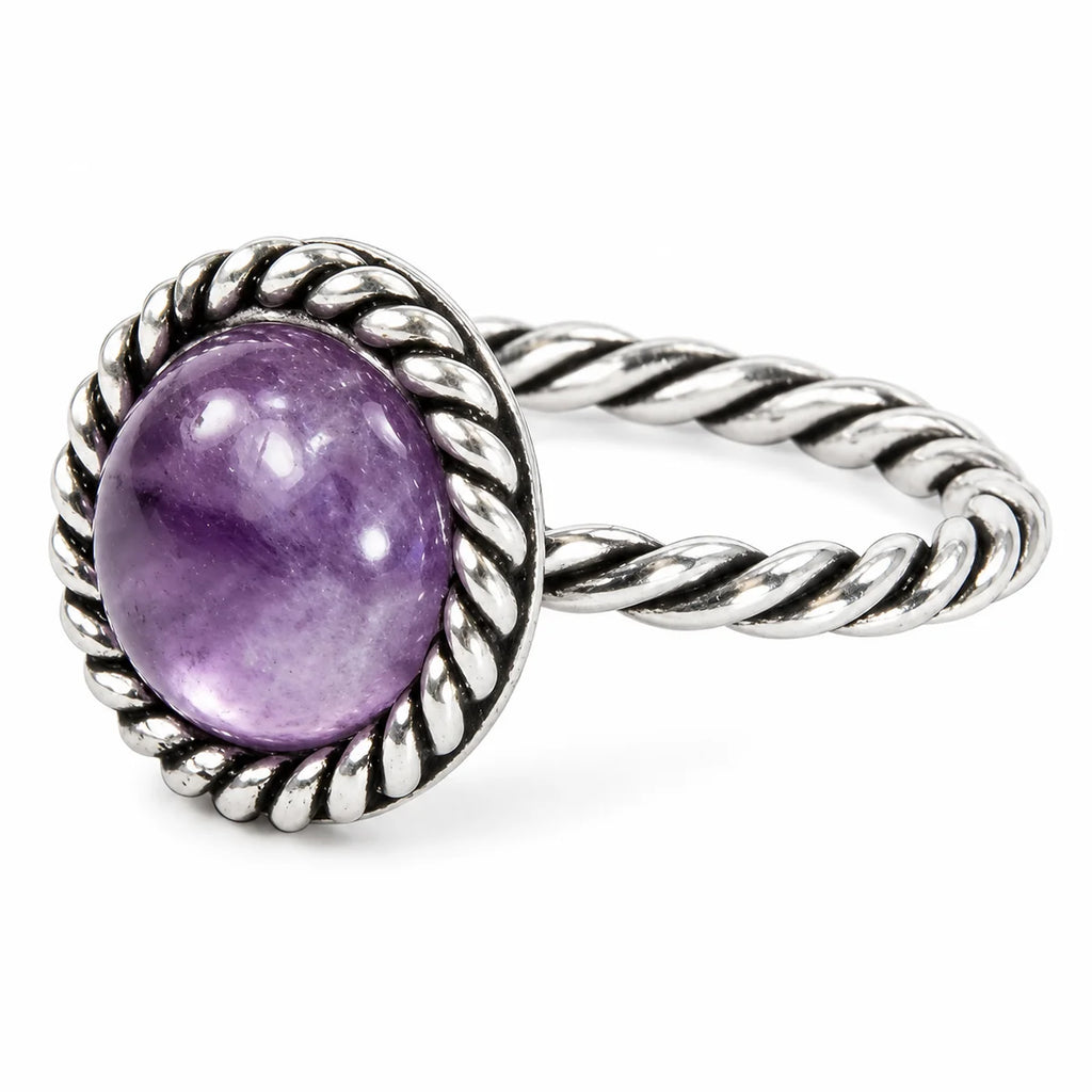 Handgefertigter Ring aus 925er Sterlingsilber mit hellem Amethyststein