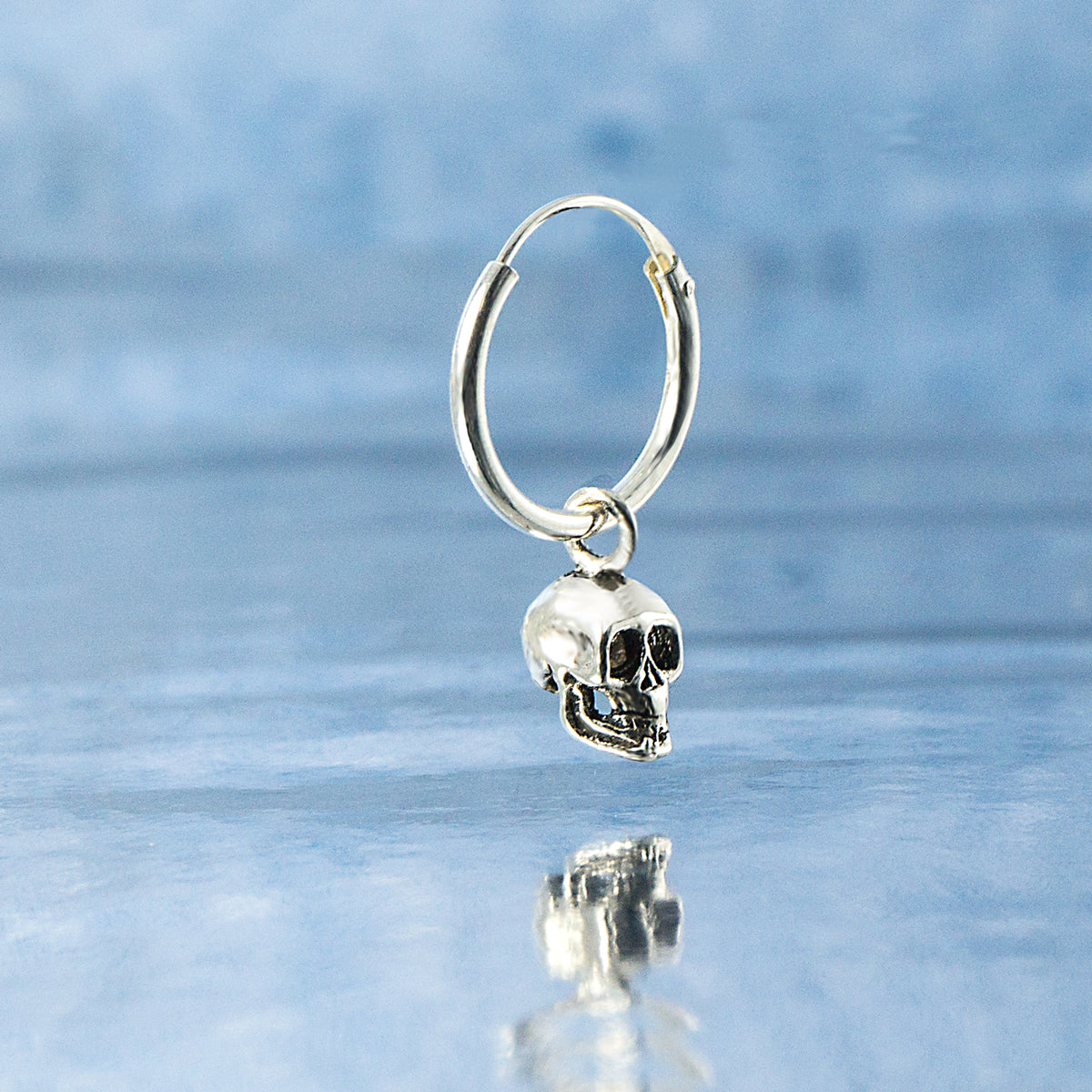 Totenkopf Ohrhänger aus 925 Sterling Silber – polierte Skull-Ohrringe für Damen & Herren