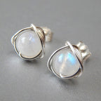 Elegante Regenbogen-Mondstein Ohrstecker aus 925 Sterling Silber –Magie, Stil & natürliche Schönheit | WILLYS JEWELLERY