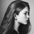Gotische Creolen-Ohrringe 925 Silber mit lila Zirkonia – Vintage Mini Hoops für Damen