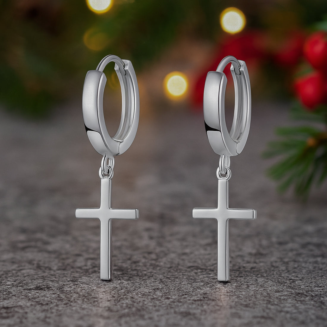 Kleine 925 Silber Creolen mit Kreuz-Anhänger – glänzende Vintage Ohrringe für Damen