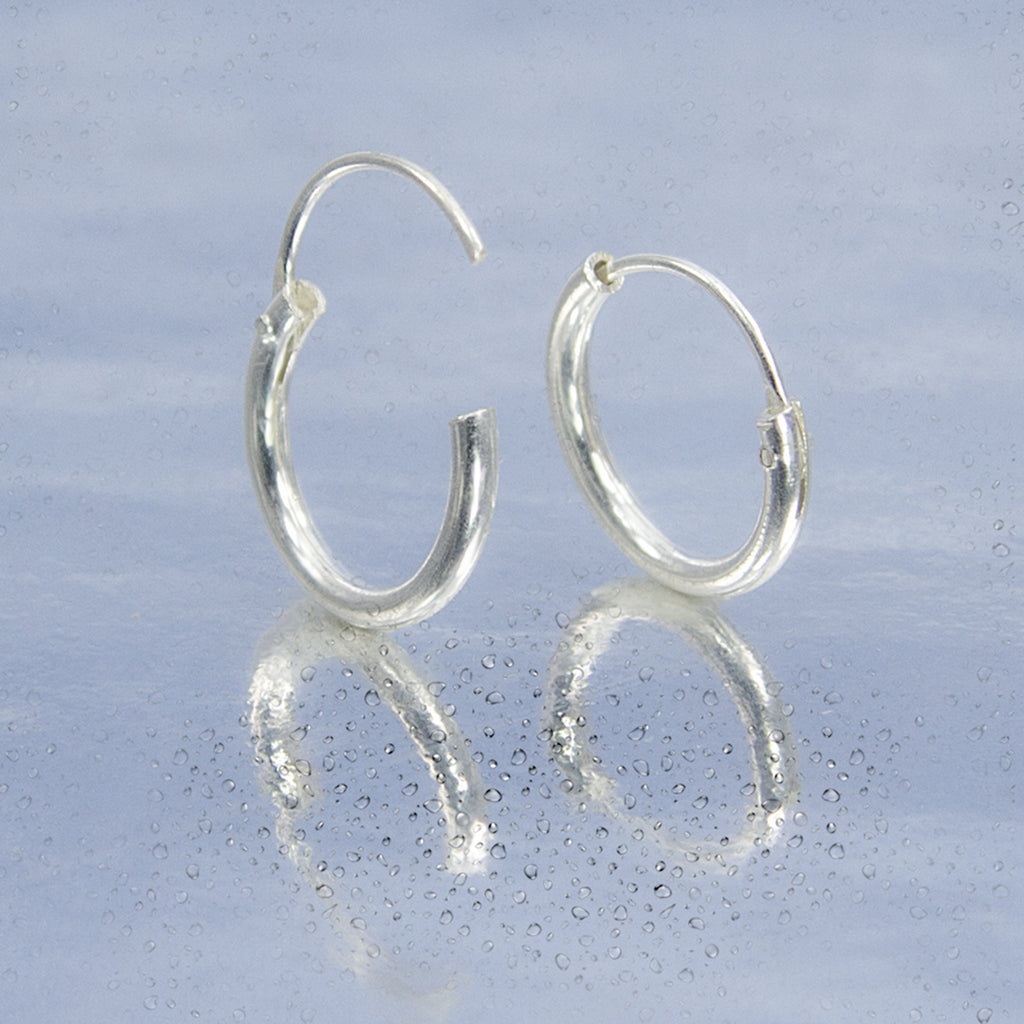 Kleine Creolen oder Ohrringe aus 925er Silber für Damen und Girls Dick 1.5 MM | WILLYS JEWELLERY