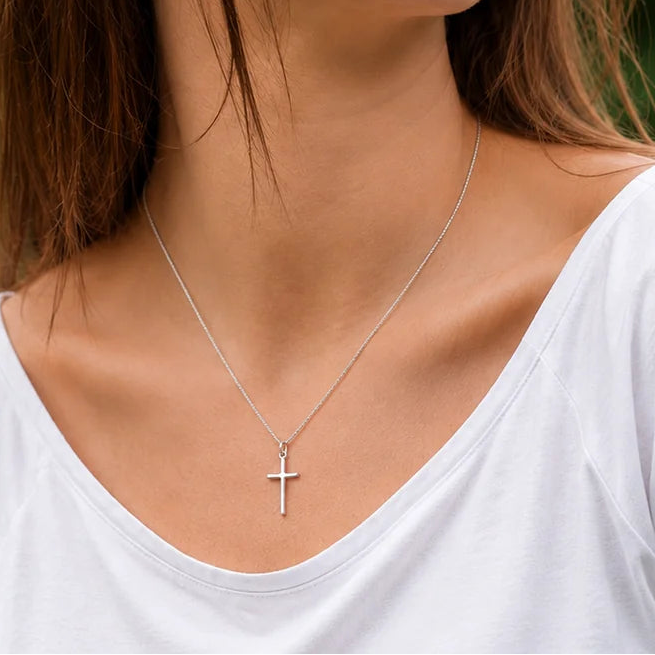 Basic-Halskette aus 925er Silber mit poliertem Kreuz