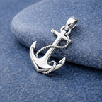 Anker Anhänger aus 925 Sterling Silber – maritimer Kettenanhänger mit Tau-Detail als Symbol für Meer