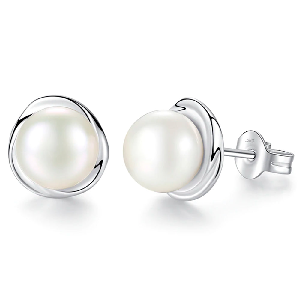 Elegante 925 Sterling Silber Ohrstecker mit weißen Süßwasserperlen – zeitloser Glanz für Damen | WILLYS JEWELLERY