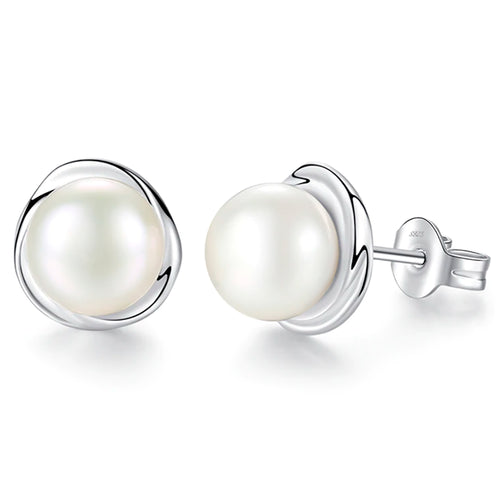 Elegante 925 Sterling Silber Ohrstecker mit weißen Süßwasserperlen – zeitloser Glanz für Damen | WILLYS JEWELLERY