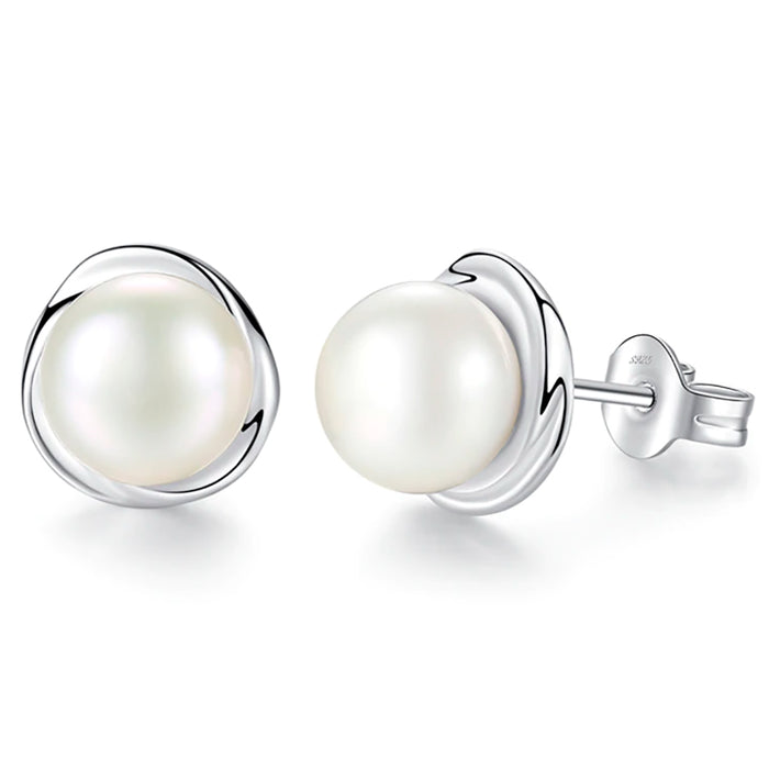 Elegante 925 Sterling Silber Ohrstecker mit weißen Süßwasserperlen – zeitloser Glanz für Damen | WILLYS JEWELLERY