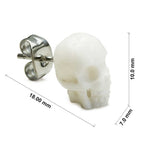 Unisex Ohrstecker Totenkopf aus natürliche und versteinerte Vegan - Harzohrringe in weißer Farbe | WILLYS JEWELLERY