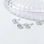 Elegante 925 Sterling Silber Ohrstecker mit Regenbogen-Mondstein – Stil, Glanz & Bedeutung | WILLYS JEWELLERY
