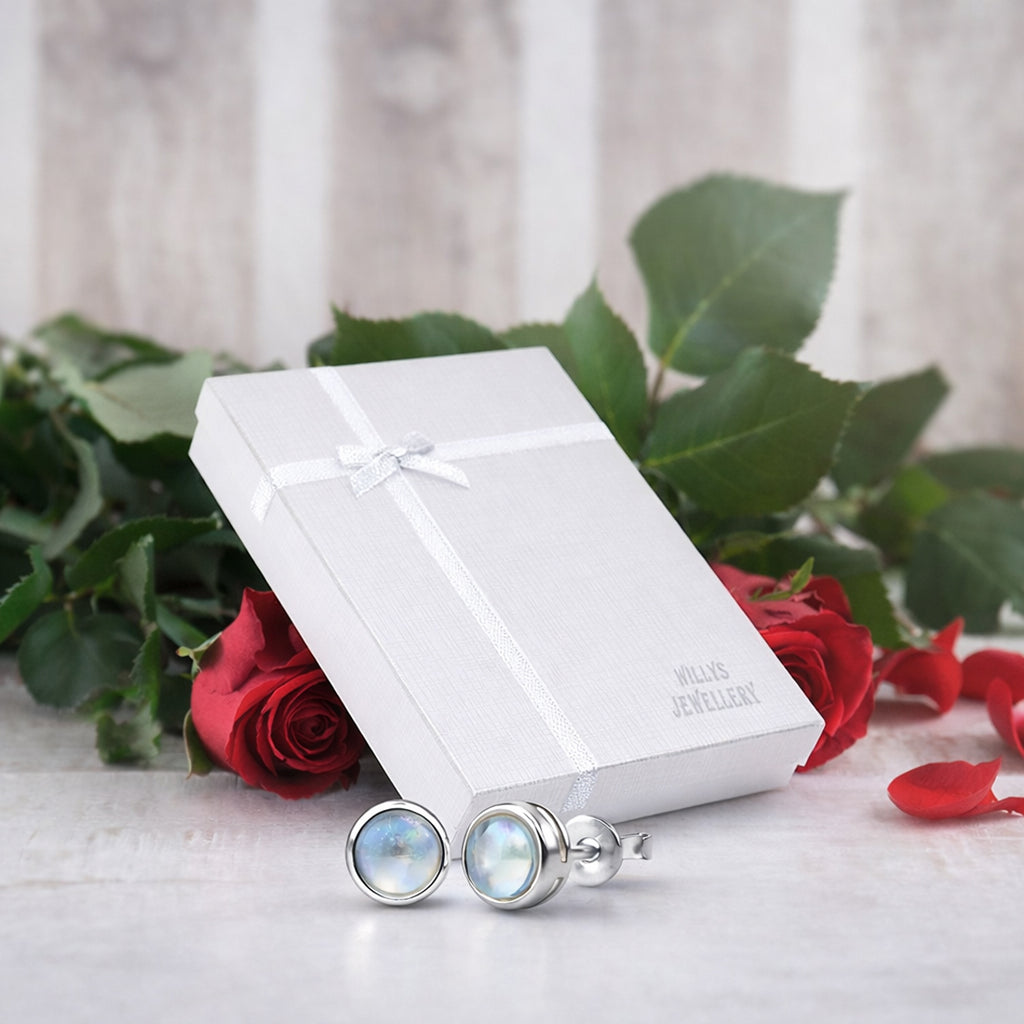 Elegante Ohrstecker aus 925 Sterling Silber mit Regenbogen-Mondstein – zeitloser Glanz & magisch | WILLYS JEWELLERY